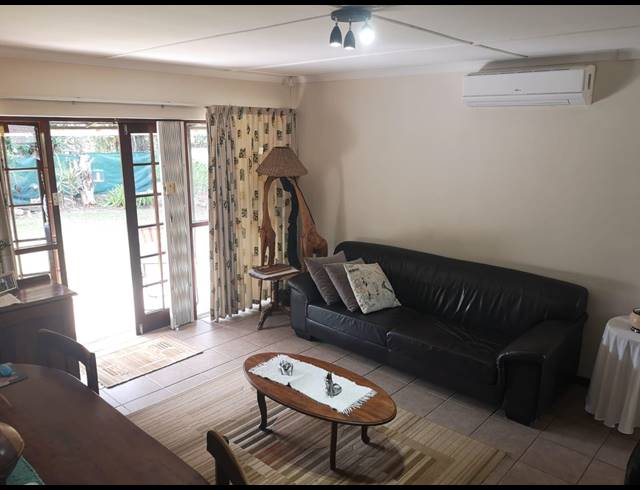 2 BEDROOM TOWNHOUSE TO LET IN HAYFIELDS